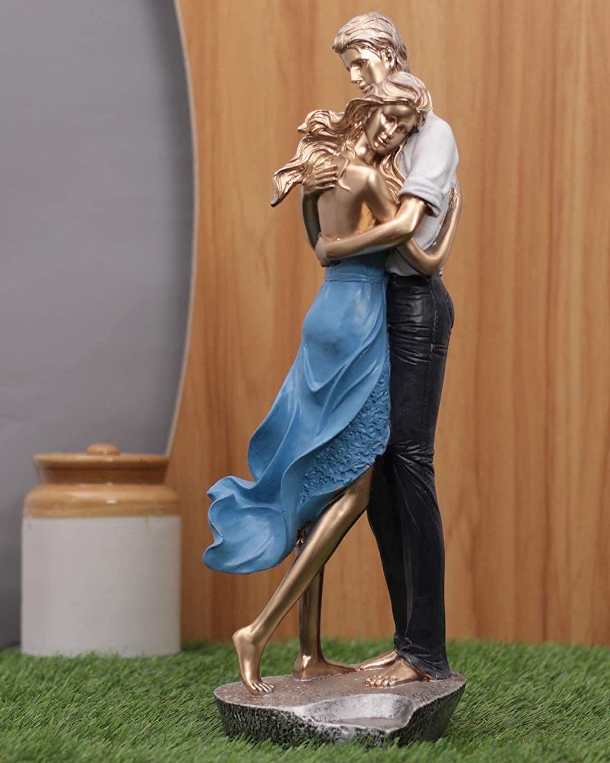 Gk1341 Exclusive creative ceramic decorative showpiece dancing couple home decor for gift